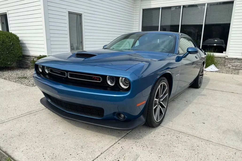 2020 Dodge Challenger R/T photo 1