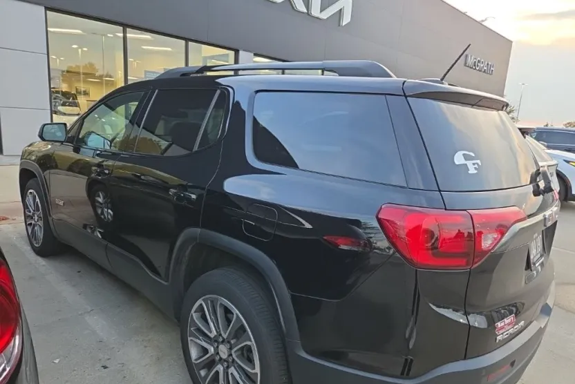 2017 Gmc Acadia All Terrain photo 1