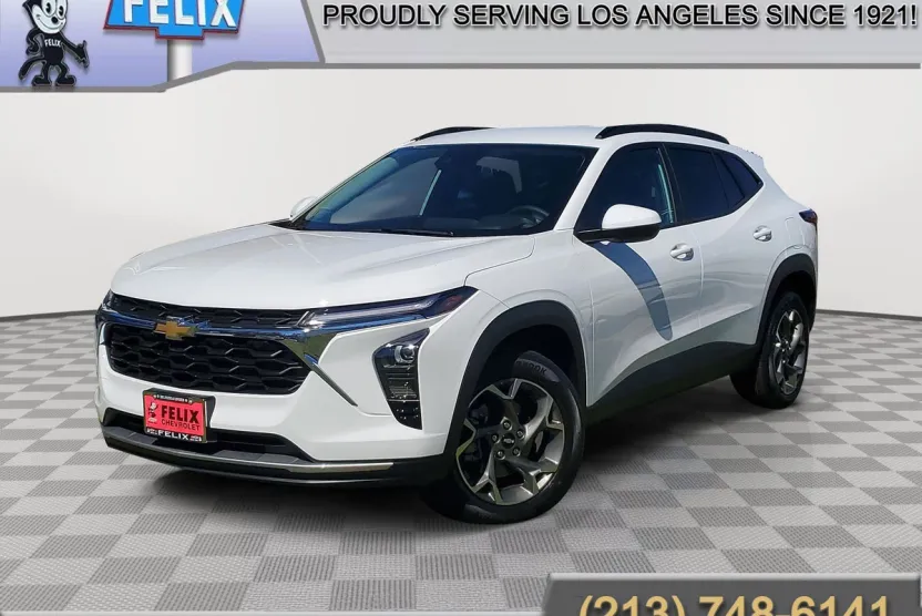 2025 Chevrolet Trax LT photo 1