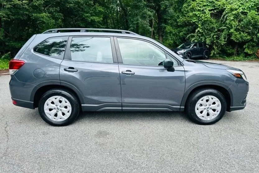 2022 Subaru Forester Base photo 1
