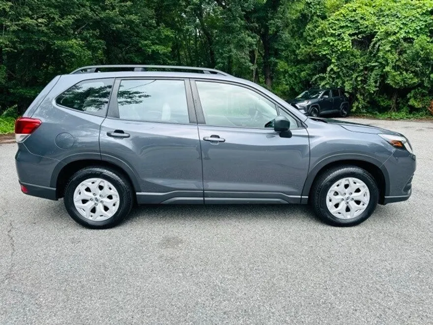 2022 Subaru Forester Base photo 1