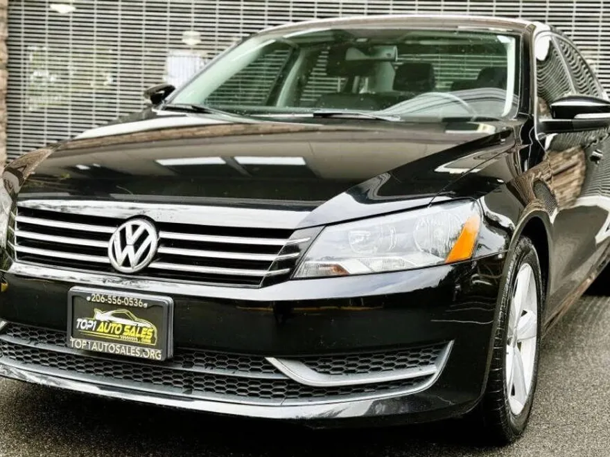 2013 Volkswagen Passat SE photo 1