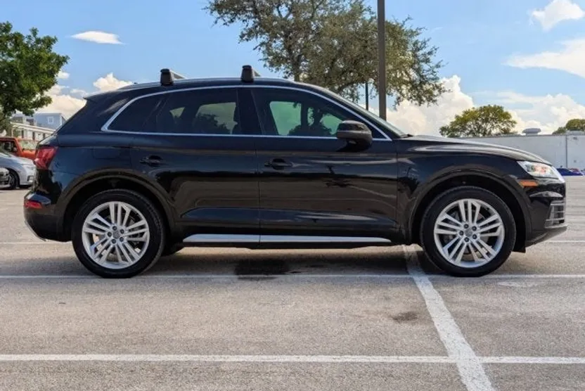 2019 Audi Q5 Premium Plus photo 1
