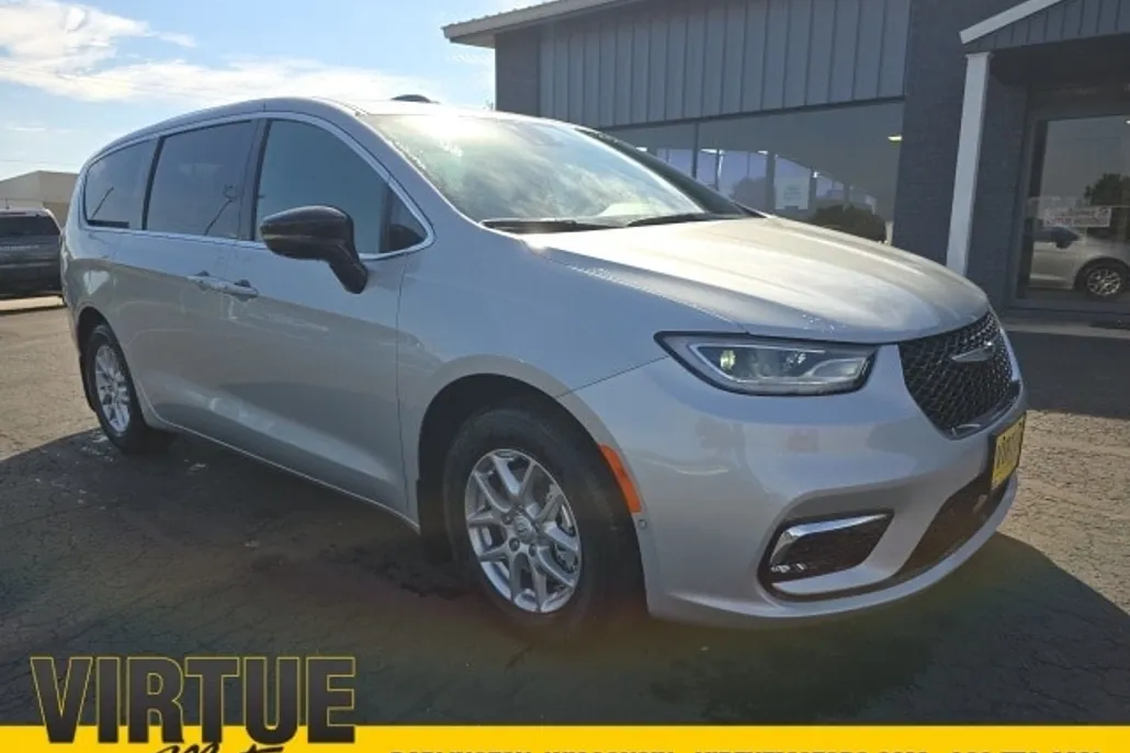 2026 Chrysler Pacifica photo 1