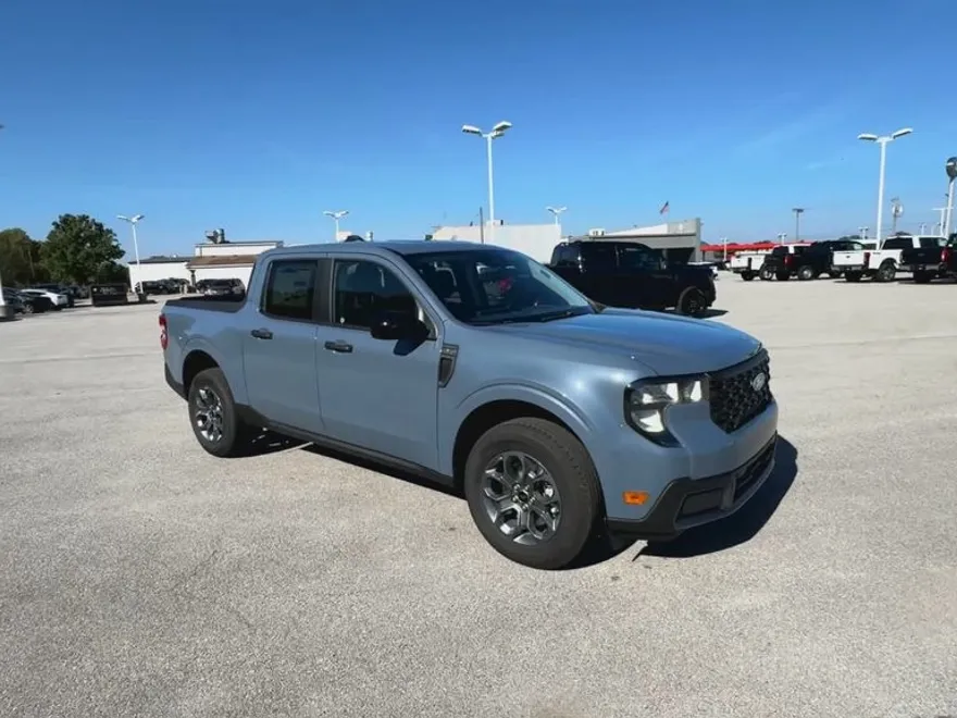 2025 Ford Maverick XLT photo 1