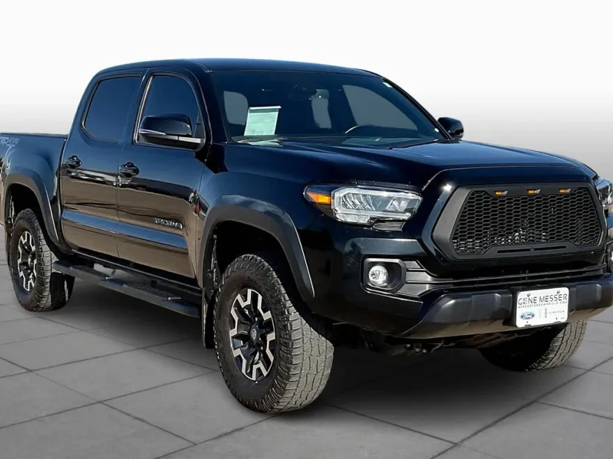 2022 Toyota Tacoma TRD photo 1
