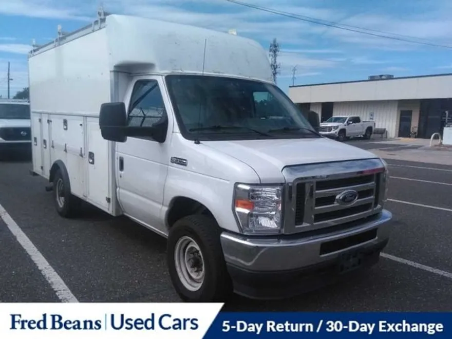 2022 Ford E-350 photo 1