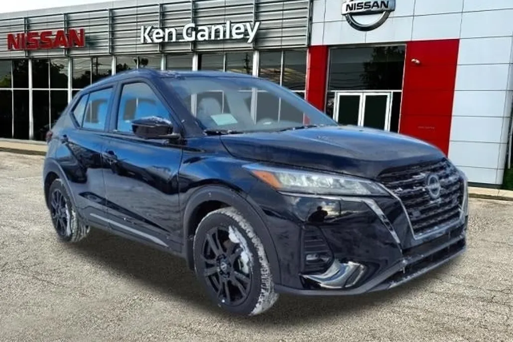 2024 Nissan Kicks SR photo 1