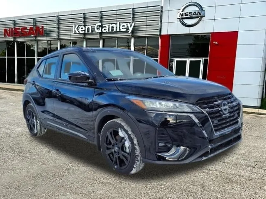 2024 Nissan Kicks SR photo 1