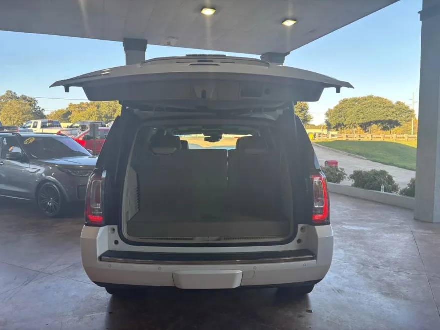 2016 Gmc Yukon Denali photo 1