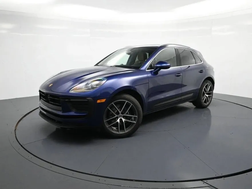 2026 Porsche Macan T photo 1