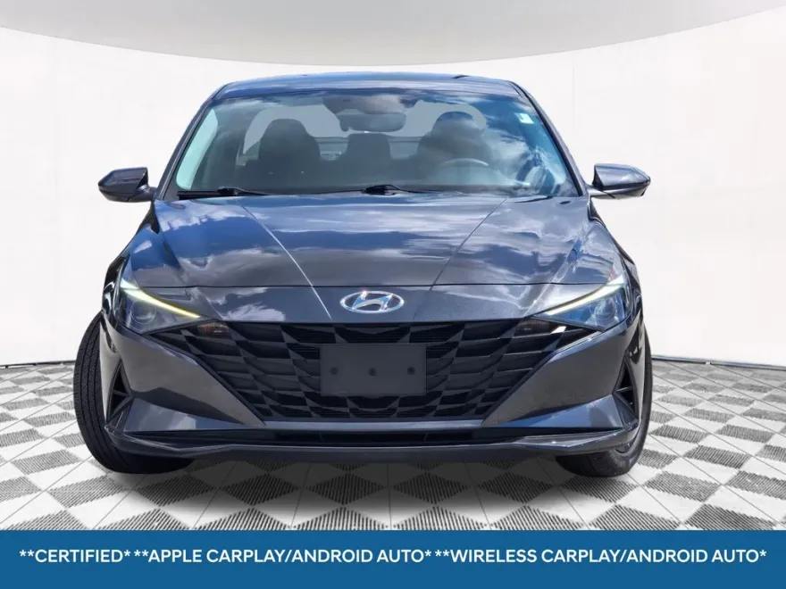 2023 Hyundai Elantra SEL photo 1