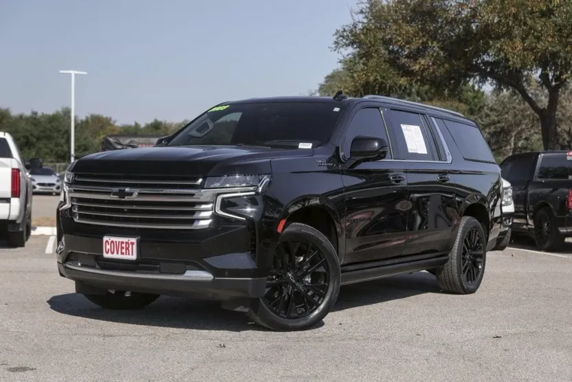 2023 Chevrolet Suburban High Country photo 1