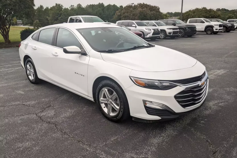 2023 Chevrolet Malibu LS photo 1