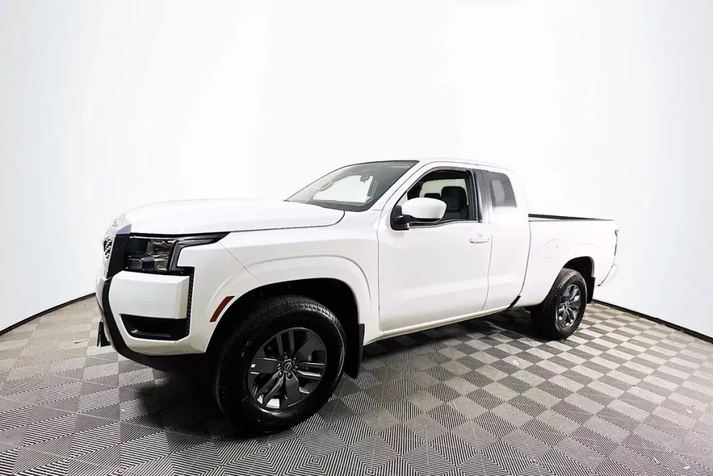 2025 Nissan Frontier SV photo 1