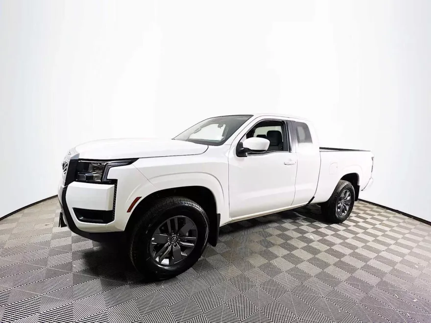2025 Nissan Frontier SV photo 1