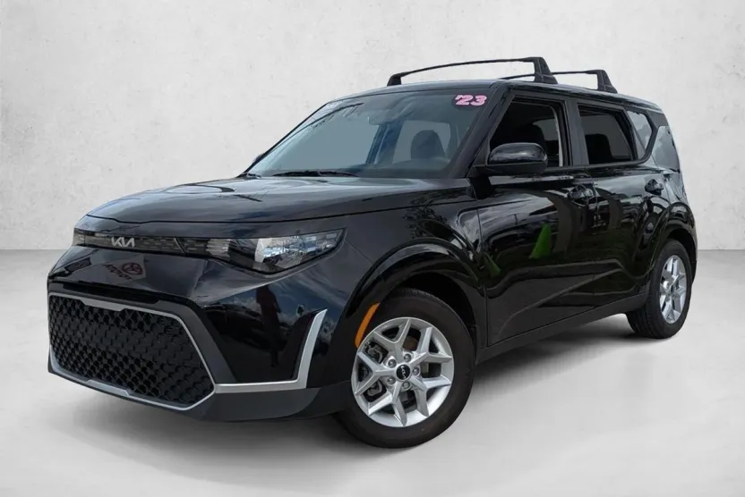 2023 Kia Soul LX photo 1