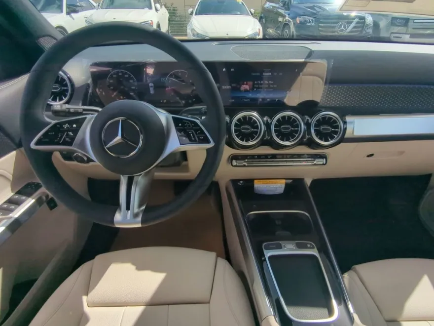 2025 Mercedes Benz GLB photo 1