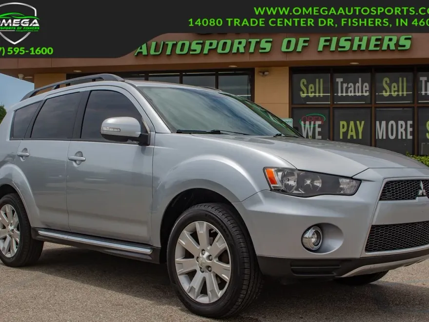 2012 Mitsubishi Outlander SE photo 1