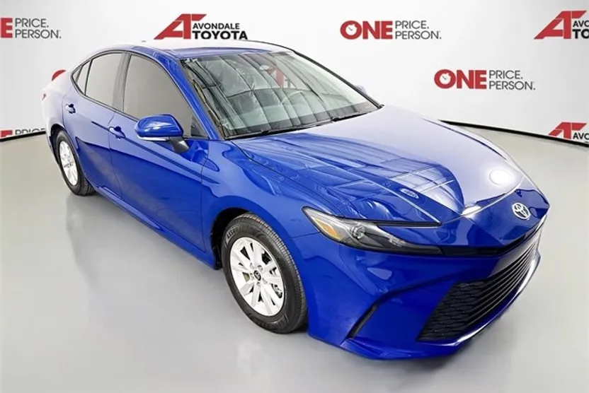 2025 Toyota Camry LE photo 1