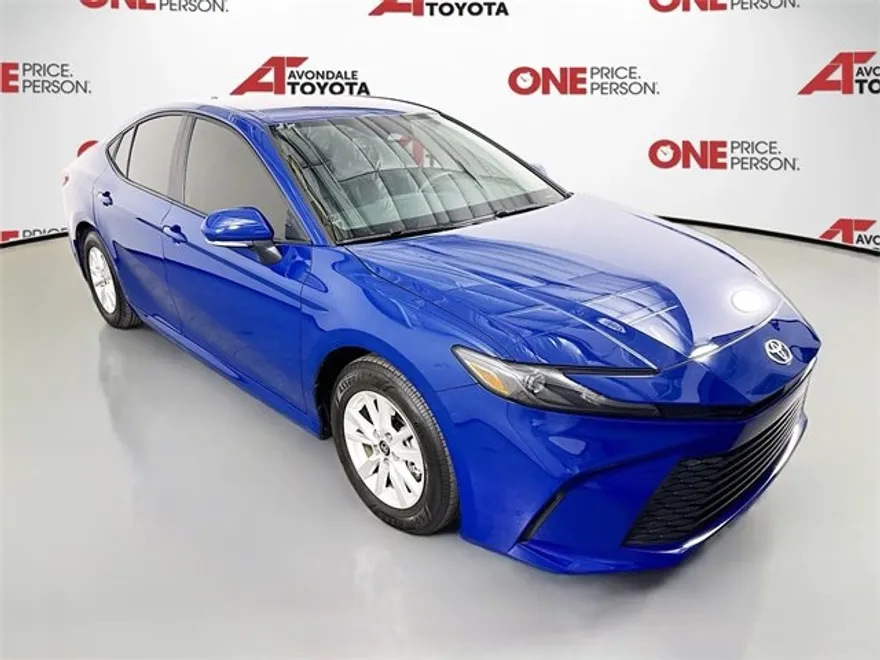 2025 Toyota Camry LE photo 1