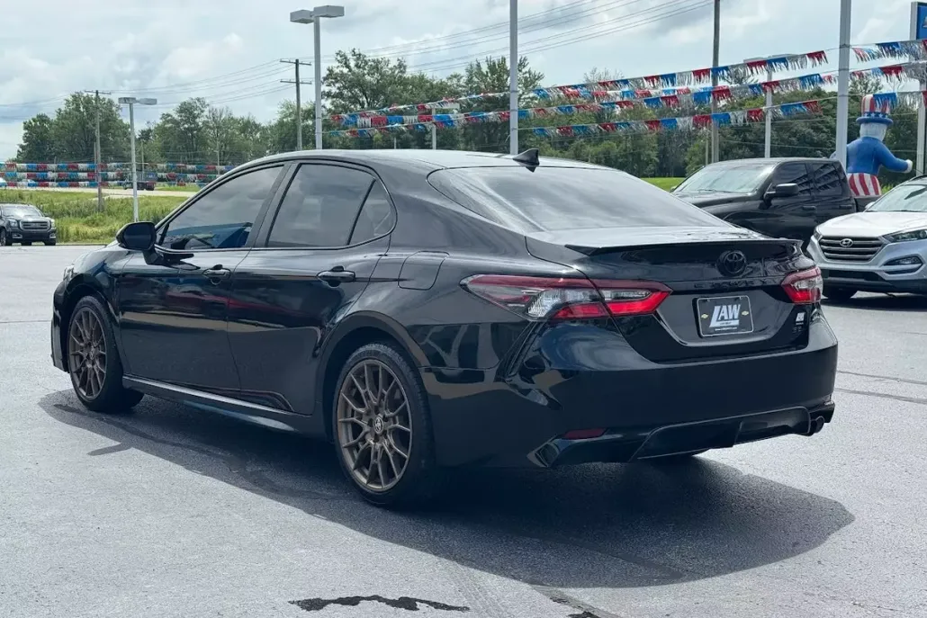 2024 Toyota Camry SE photo 1