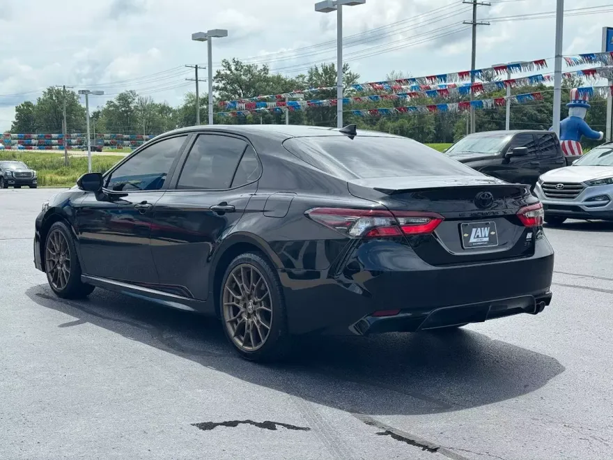 2024 Toyota Camry SE photo 1