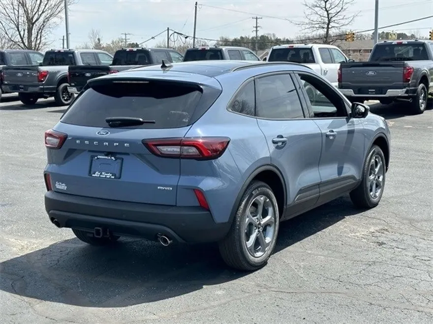 2025 Ford Escape Hybrid ST-Line Select photo 1