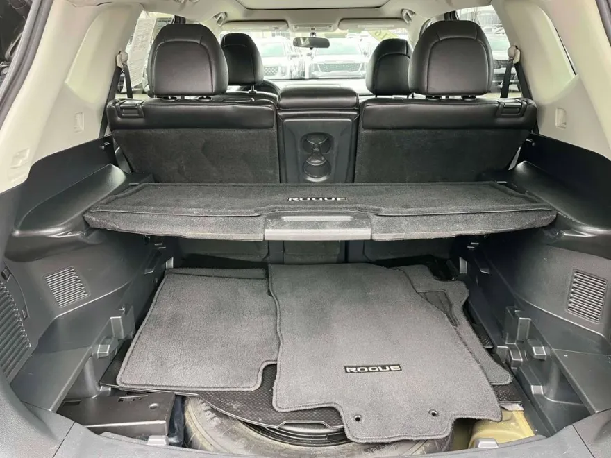 2016 Nissan Rogue SL photo 1