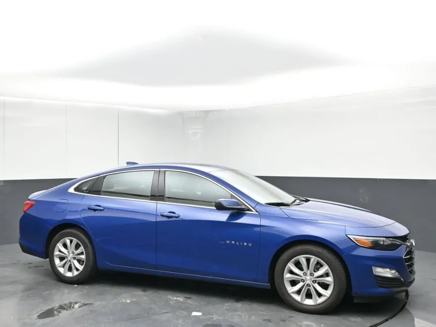 2023 Chevrolet Malibu 1LT photo 1