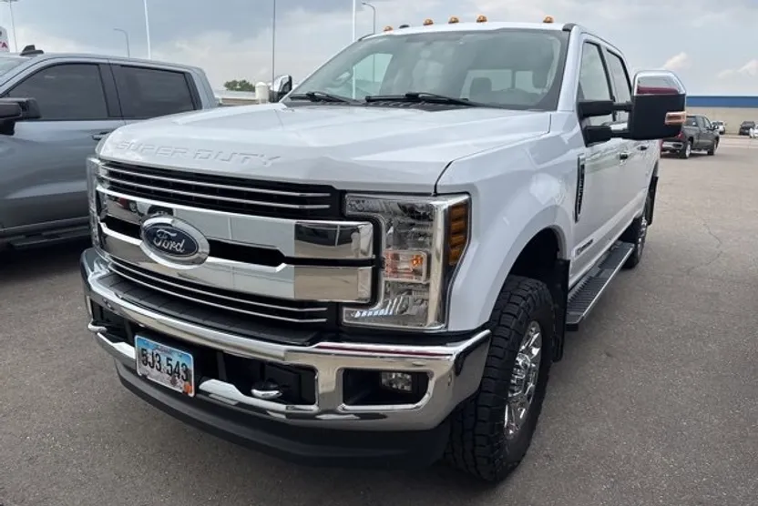 2018 Ford F-350 Lariat photo 1