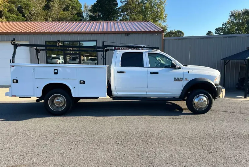 2016 Ram 4500 SLT photo 1