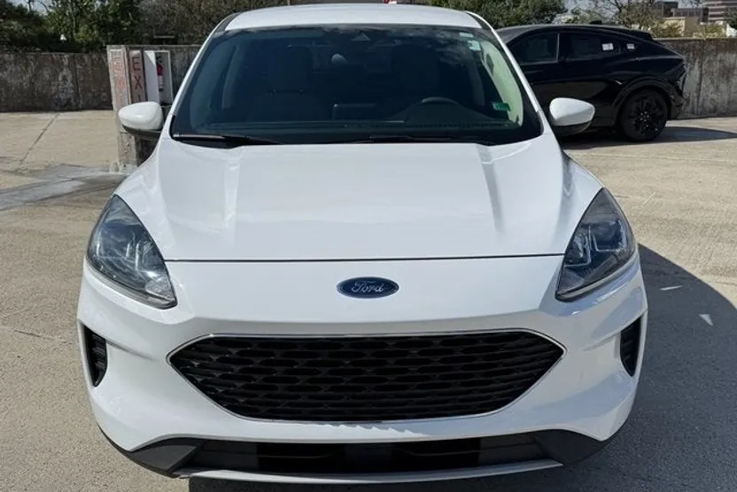 2020 Ford Escape SE photo 1