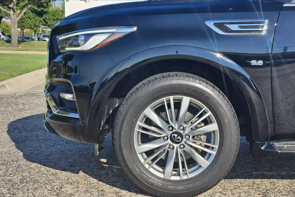 2019 Infiniti QX80 Luxe photo 1