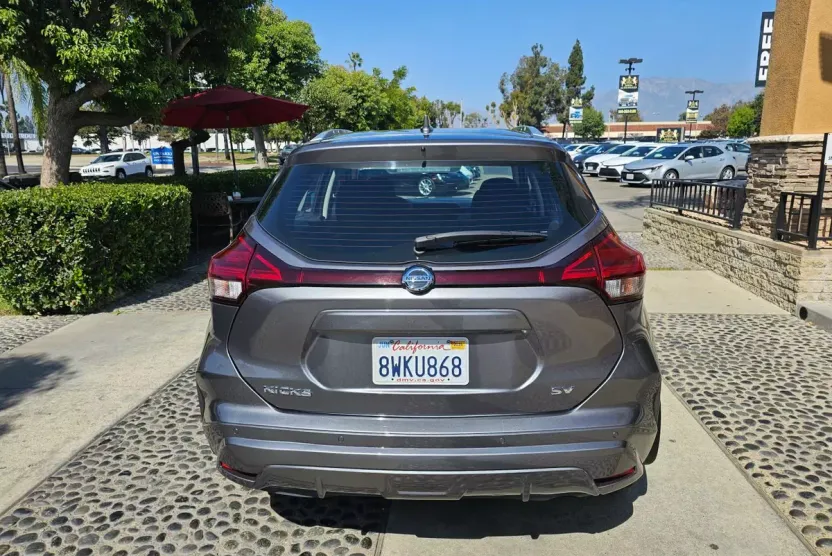 2021 Nissan Kicks SV photo 1