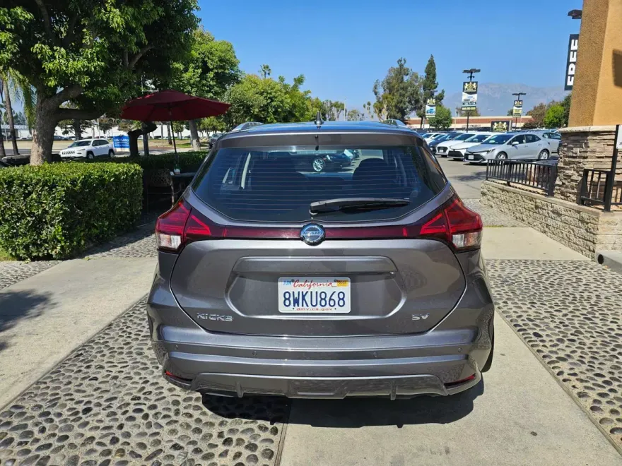 2021 Nissan Kicks SV photo 1