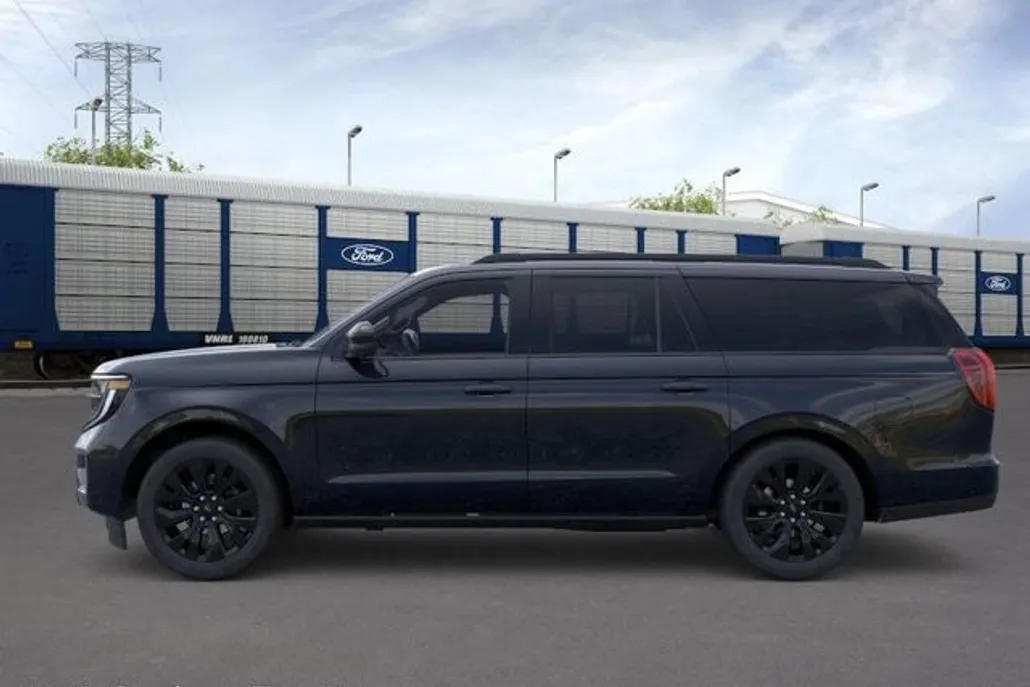 2025 Ford Expedition MAX Platinum photo 1