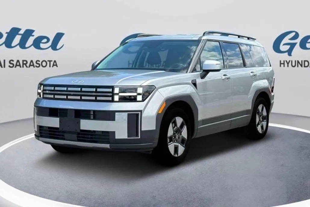 2025 Hyundai Santa Fe SEL photo 1