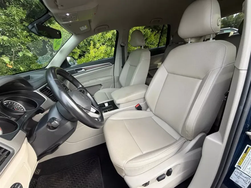 2021 Volkswagen Atlas SE Technology photo 1