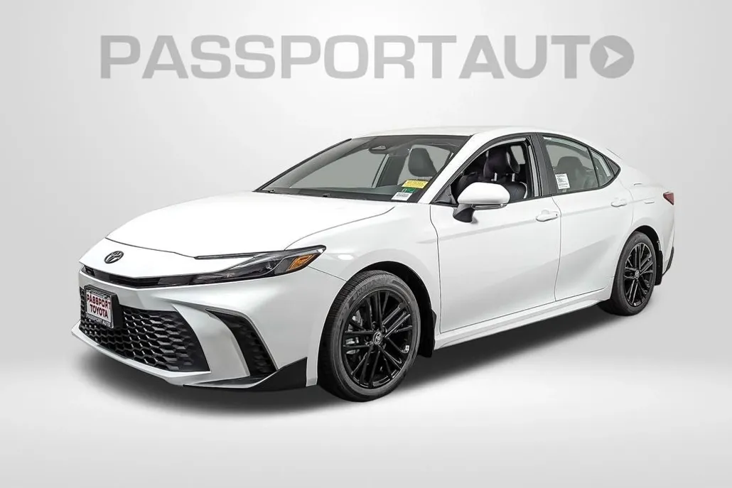 2025 Toyota Camry LE photo 1