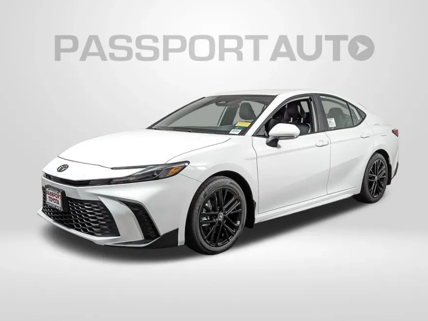 2025 Toyota Camry LE photo 1