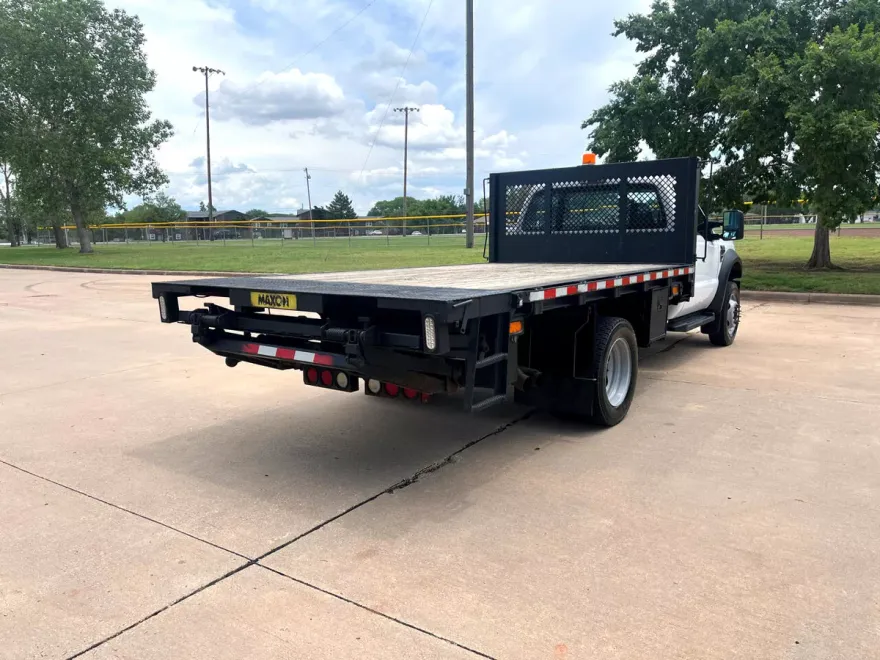 2009 Ford F-550 XLT photo 10