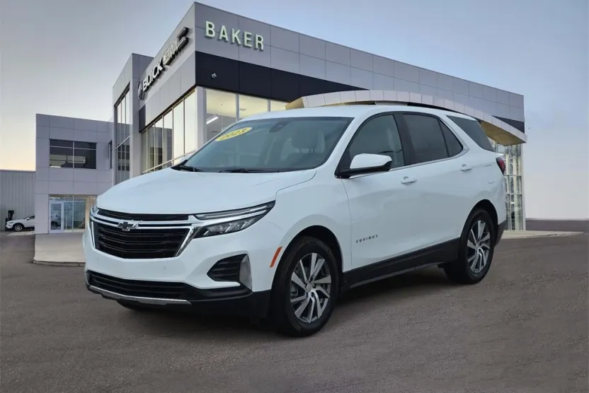 2023 Chevrolet Equinox LT photo 1