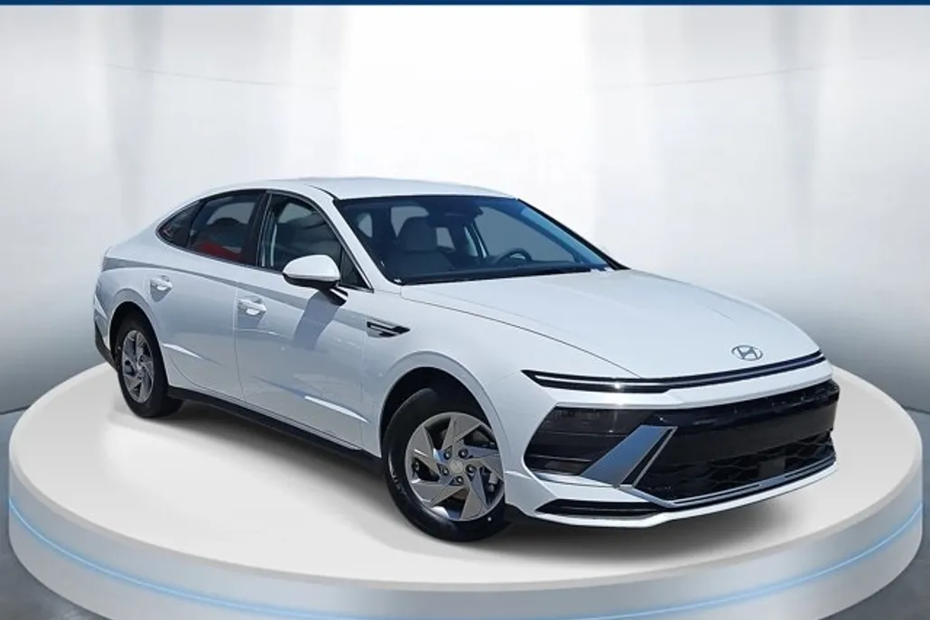 2025 Hyundai Sonata SE photo 1