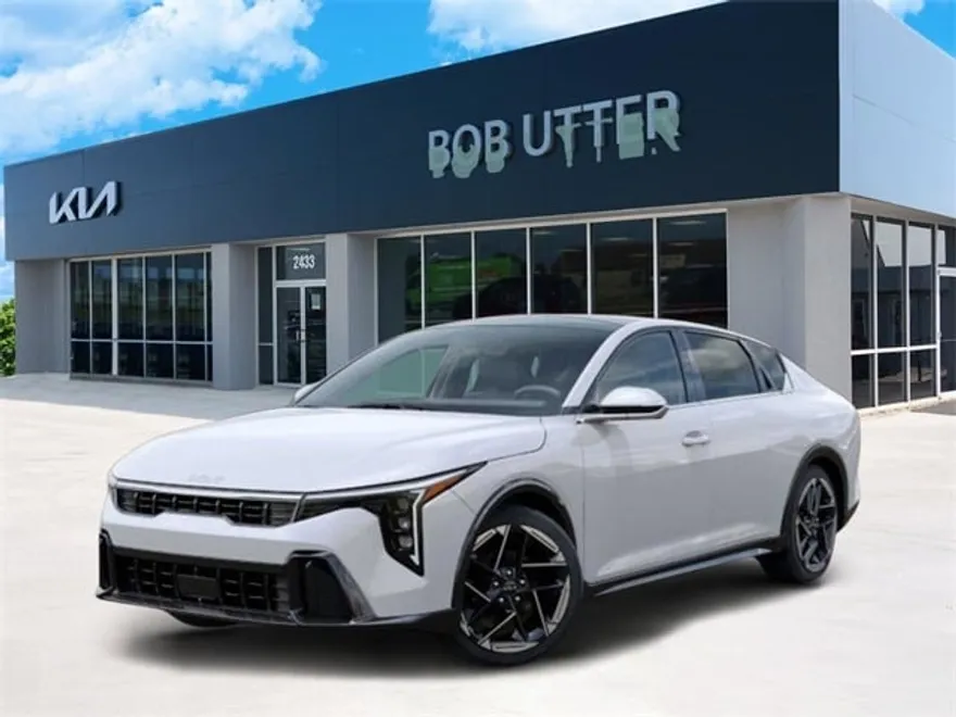 2025 Kia K4 GT-Line photo 1