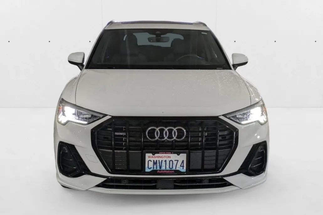 2024 Audi Q3 45 TFSI S line Premium Plus photo 1