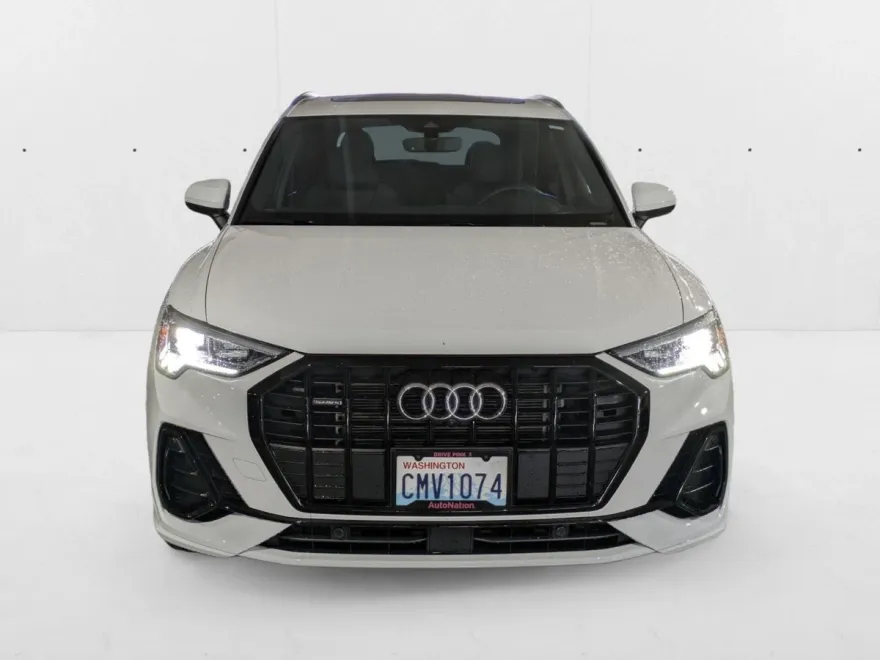 2024 Audi Q3 45 TFSI S line Premium Plus photo 1