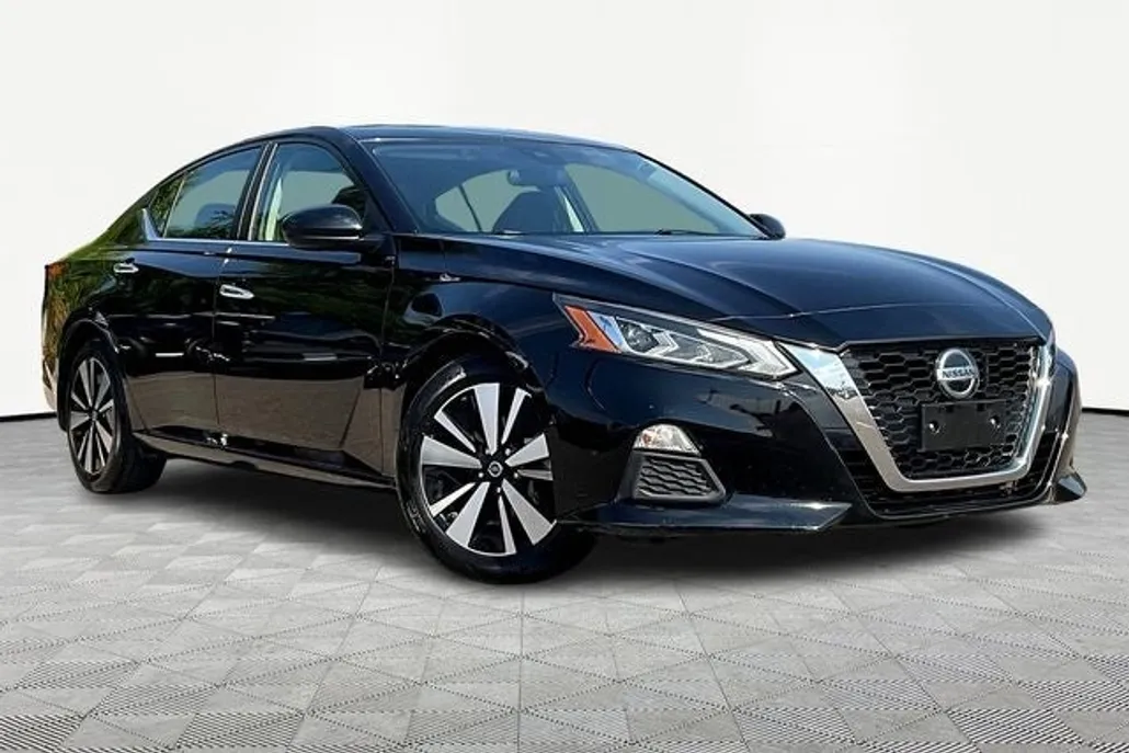 2022 Nissan Altima 2.5 SV photo 1