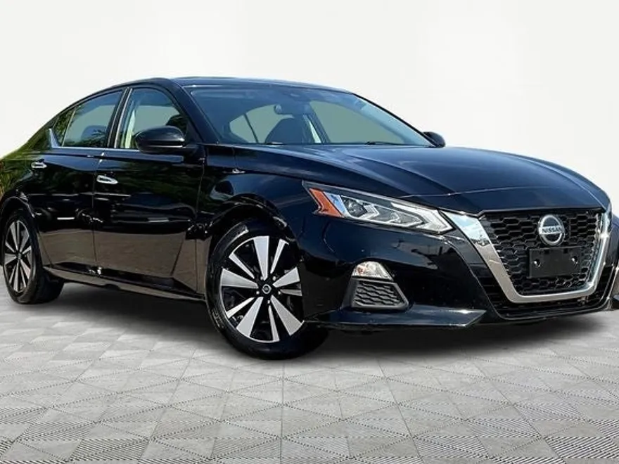 2022 Nissan Altima 2.5 SV photo 1