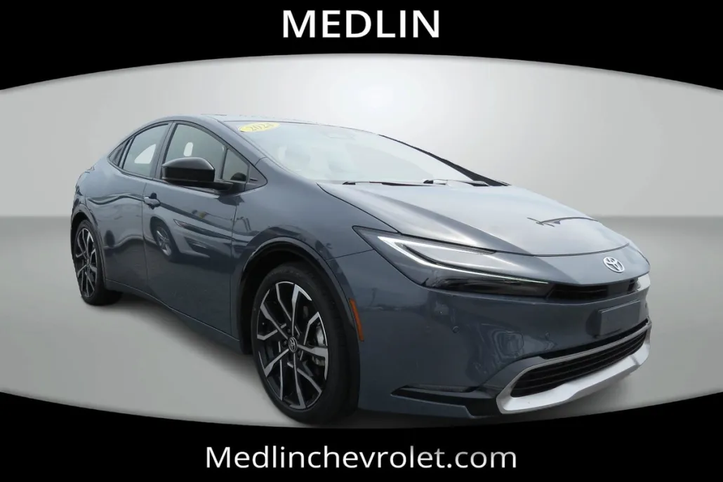 2024 Toyota Prius Prime SE photo 1